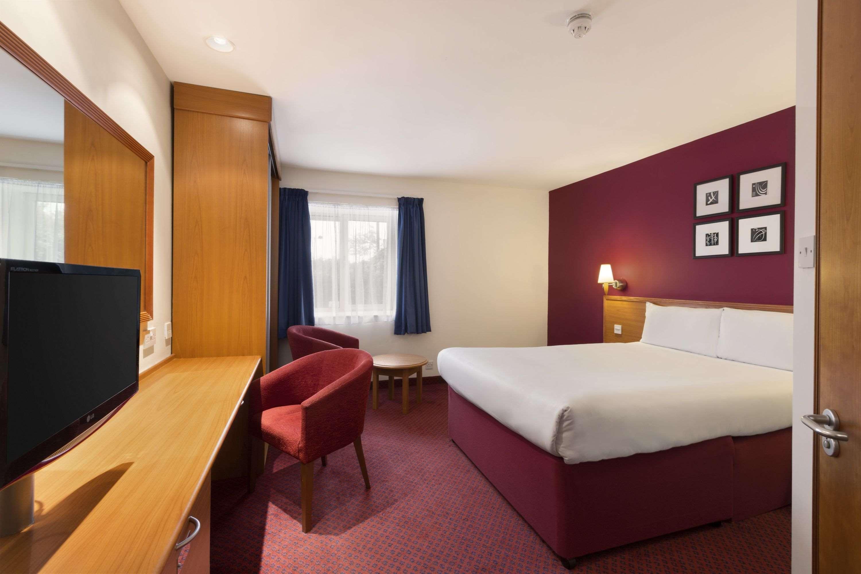 Days Inn Peterborough Esterno foto