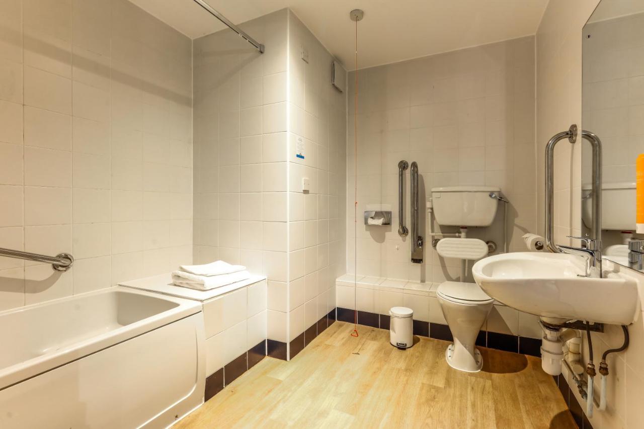 Days Inn Peterborough Esterno foto