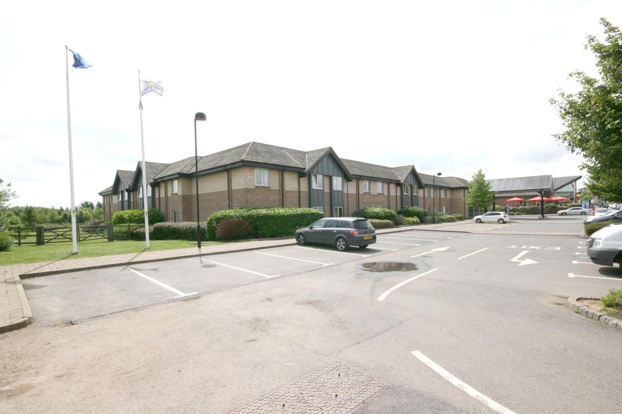 Days Inn Peterborough Esterno foto