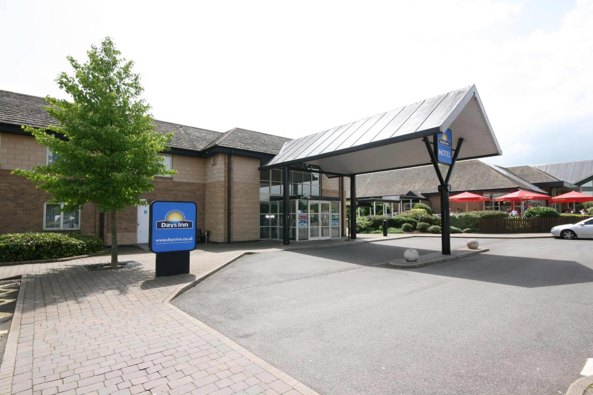 Days Inn Peterborough Esterno foto